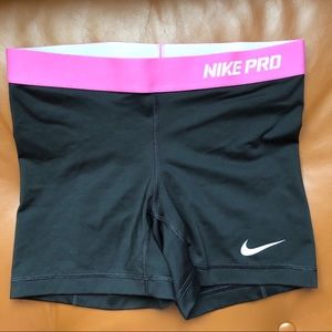 Nike women’s pro 3” shorts